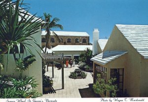 VINTAGE CONTINENTAL SIZE POSTCARD SOMERS WHARF ST. GEORGE'S BERMUDA MAILED 1984