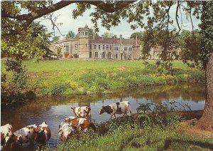 Wiltshire Postcard - Lacock Abbey   LC847