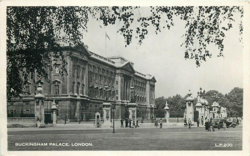 Lot UK 3 photo postcards LONDON royal horse guards Piccadilly Circus Buckingham