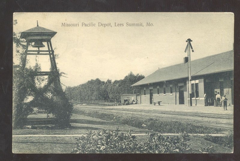 LEES SUMMIT MISSOURI PACIFIC RAILROAD DEPOT TRAIN STATION VINTAGE POSTCARD