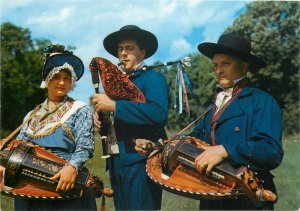 Postcard Ethnic traditions French folklore costumes Bourbonnais