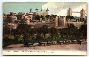 c1910 LONDON ENGLAND THE TOWER OF LONDON AND TOWER BRIDGE POSTCARD P3089