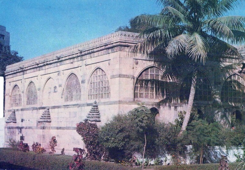 VINTAGE CONTINENTAL SIZE POSTCARD DSIDI SALYED'S MOSQUE AHMEDABAD INDIA