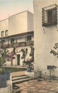 Postcard 1920s California Santa Barbara De La Guerra Studios Inner Ct 22-11917