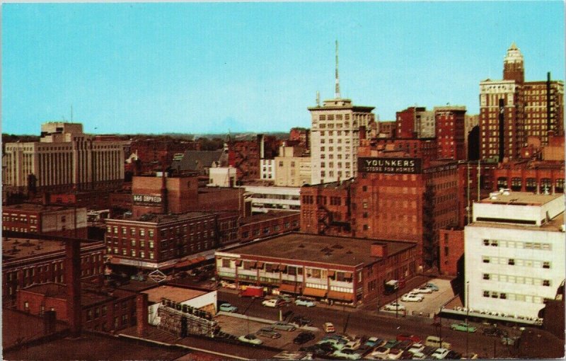 Des Moines Iowa IA Skyline Yonkers Store Unused Vintage Postcard H16