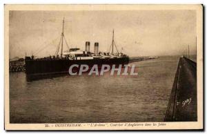 Old Postcard Ouistreham L & # 39Ardena Mail d & # 39Angleterre in the boat piers