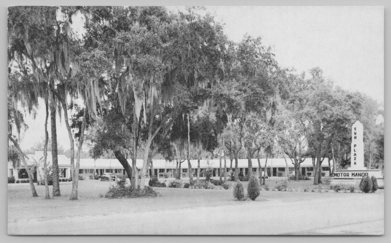 Silver Springs Florida~Sun Plaza Motor Manor~Standard Chrome Postcard