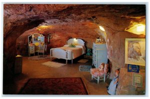 c1960 Master Bedroom World Famous Hole N Rock Home Moab Utah UT Vintage Postcard