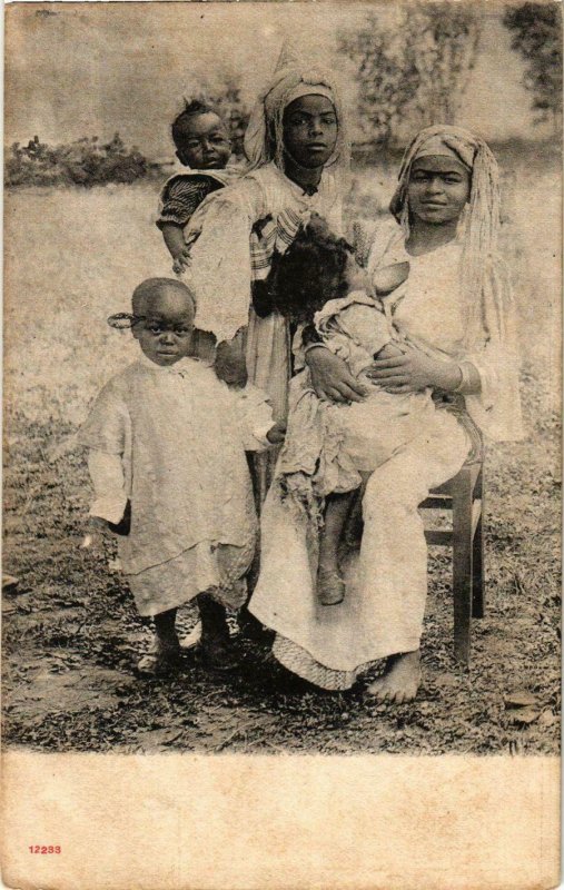 CPA AK Ladies with Babies and Children - Folklore MAROC (963842)