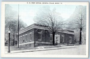 Crystal Falls Michigan MI Postcard US Post Office Building Scene c1940s Vintage