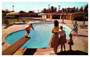 Postcard SWIMMING POOL SCENE Anaheim California CA AU0925