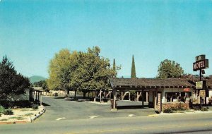 HEALDSBURG, California CA   L & M MOTEL Sonoma County  ROADSIDE  Chrome Postcard