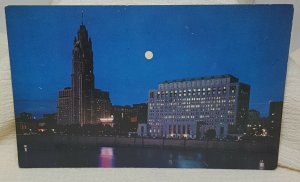 Ohio State Office Building Le Veque-Lincoln Tower Columbus Vintage Postcard