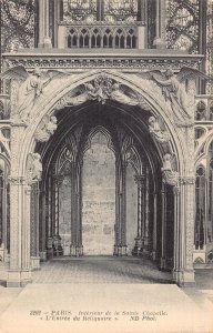 C027 France, Paris Interieur de la Sainte Chapelle vintage postcard