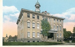 Postcard Early View of Ligonier Public School in Ligonier , PA.     K2