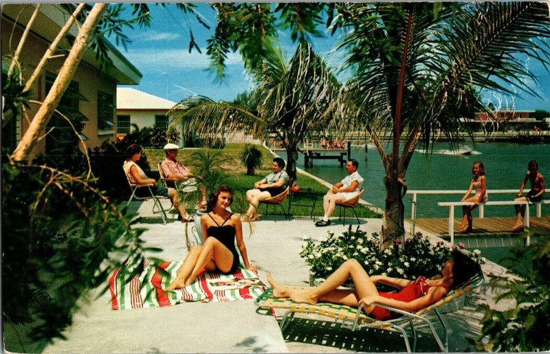 Campbell's Apartment Motel, Clearwater Beach FL c1957 Vintage Postcard H47