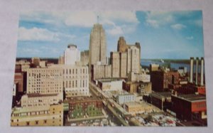 POSTCARD UNUSED - DOWNTOWN DETROIT AS SEEN FROM FORT SHELBY HOTEL, MICHIGAN