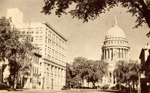 WI - Madison. State Capitol and Park