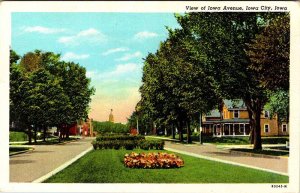 Postcard STREET SCENE Iowa City Iowa IA AN9546