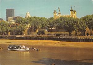 BR90443 the tower of london and tower bridge  uk