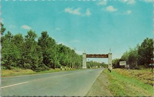 Fort William Ontario Welcome Sign Alliance Church & Rogers Signs Postcard H28