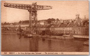 Brest La Grue Electrique Dans I' Arsenal The Electrical Crane France Postcard