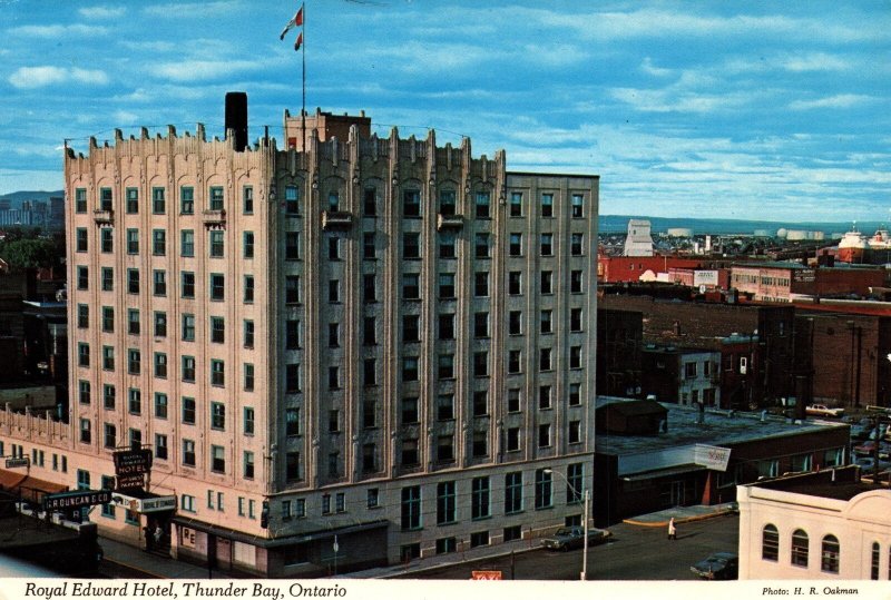 CONTINENTAL SIZE POSTCARD THE ROYAL EDWARD HOTEL AT THUNDER BAY ONTARIO 1972