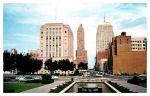 Postcard BANK SCENE Oklahoma City Oklahoma OK AT3661