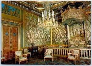 M-86013 Queen's bedroom Château de Fontainebleau France