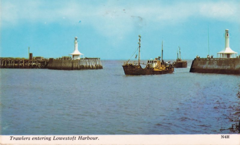 Trawlers Entering Lowestoft Harbour 1970s Postcard