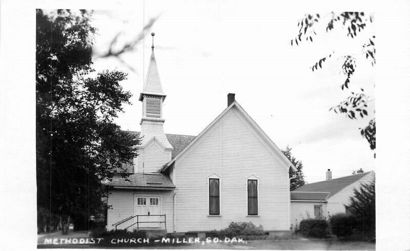 Methodist Church Miller South Dakota 1950s RPPC Photo Postcard 21-742