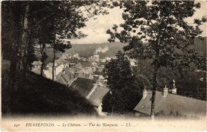 CPA Pierrefonds - Le Chateau - Vue des Remparts (1032239)