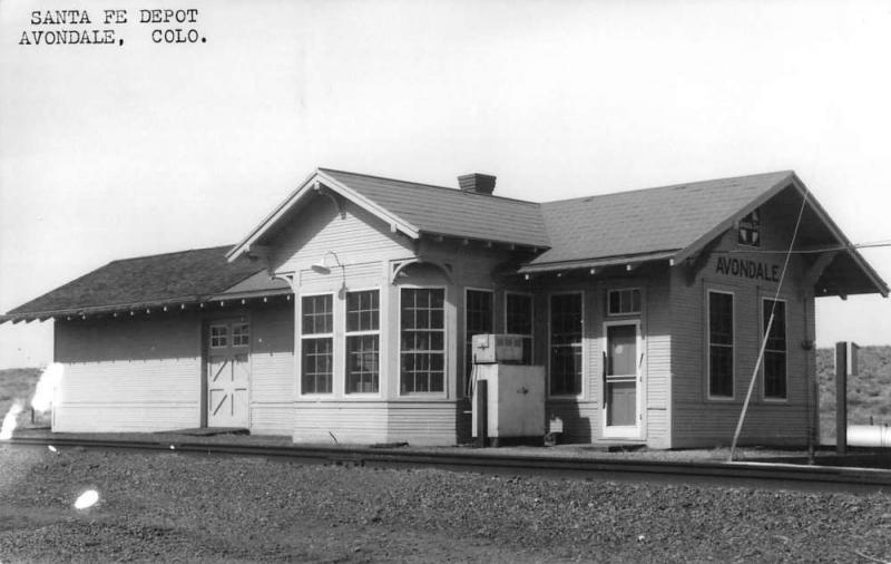Avondale Oklahoma Santa Fe train depot real photo pc Y11873