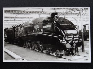 Railway LNER A4 Class 4-6-2 locomotive SEA EAGLE No.4487 c1938 RP Postcard