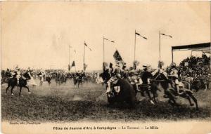 CPA Fetes de Jeanne d'Arc a COMPIEGNE - Le Tournoi - La Melée (291308)