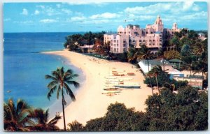 Postcard - Hawaii's world famous Waikiki Beach - Honolulu, Hawaii