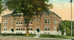 Postcard Early View of Gilbert High School in Winsted, CT      S7