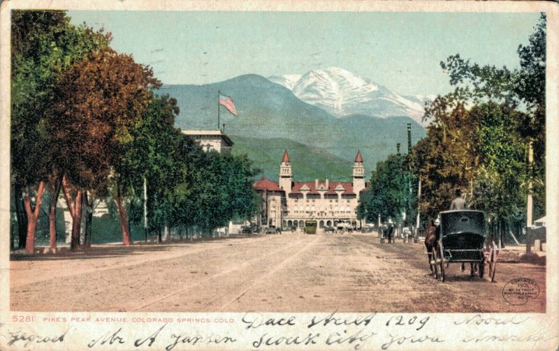 USA - Pike's Peak Avenue Colorado Springs - 03.57