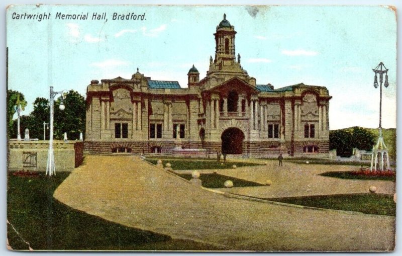 Postcard - Cartwright Memorial Hall - Bradford, England