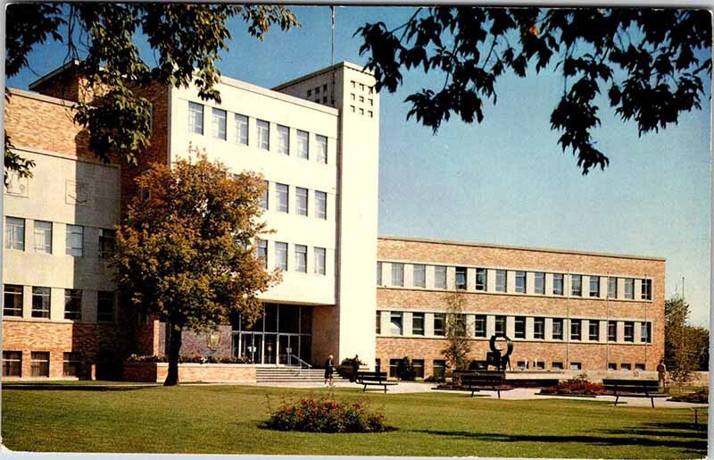 Postcard BUILDING SCENE Saskatoon Saskatchewan SK AK3734