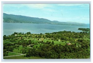 Vintage Woodstock Inn Vermont. Postcard P7E