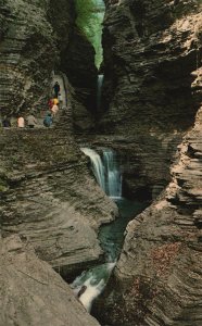 Vintage Postcard Minnehaha Falls Cavern Cascade Watkins Glen State Park New York