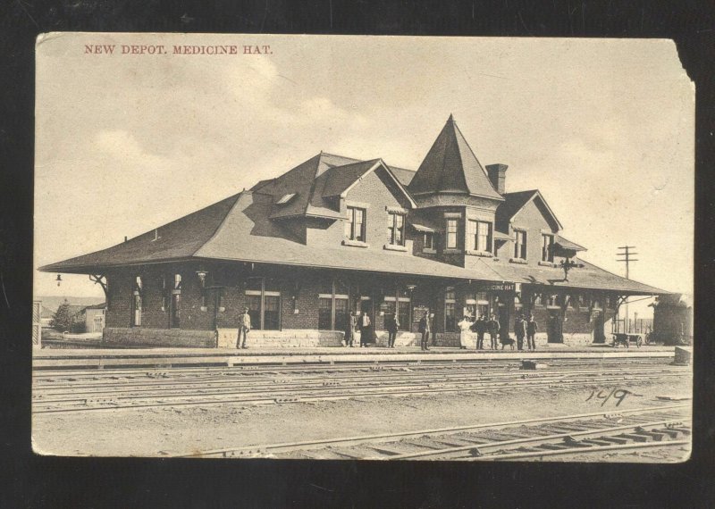 MEDICINE HAT ALBERTA CANADA RAILROAD DEPOT TRAIN STATION VINTAGE POSTCARD