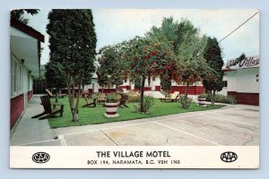 Village Motel Naramata British Columbia  BC Canada UNP Chrome Postcard F18