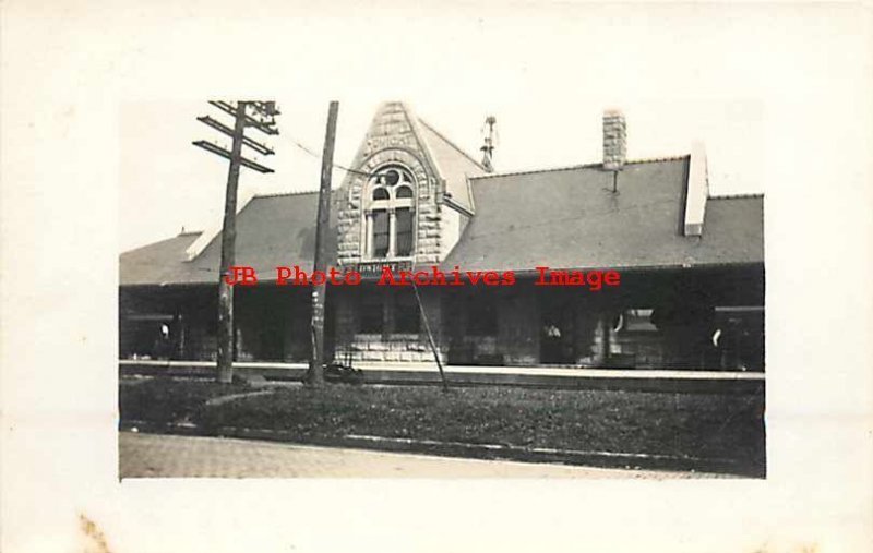 Depot, Illinois, Dwight, RPPC, Chicago & Alton Railroad Station, Track View