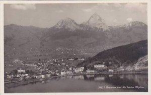 Schweiz Brunnen und die beiden Mythen Real Photo