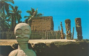 Hoonaunau Hawaii City of Refuge, Tikis Vintage Chrome Postcard Unused