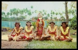 Taupou and Dancing Girls