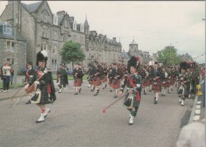 Military Postcard - Scotland, Scottish Highland Pipers Marching Ref.RR16168