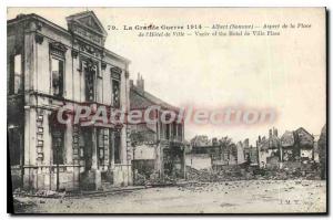 Postcard Old Albert (Somme) The Great War aspect of the Place de l'Hotel de V...